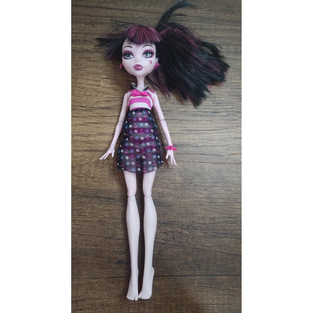 Mattel Monster High Draculaura Daughter of Dracula 11" Doll D50